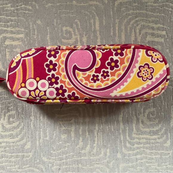 Vera Bradley zip around glasses case in Raspberry Fizz - Picture 2 of 3